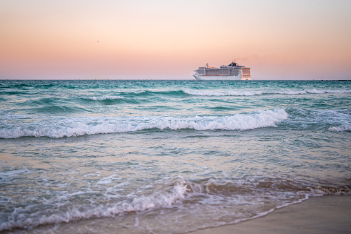 Smooth Sailing Ahead: Why More Travelers Are Choosing Florida Cruise Vacations 